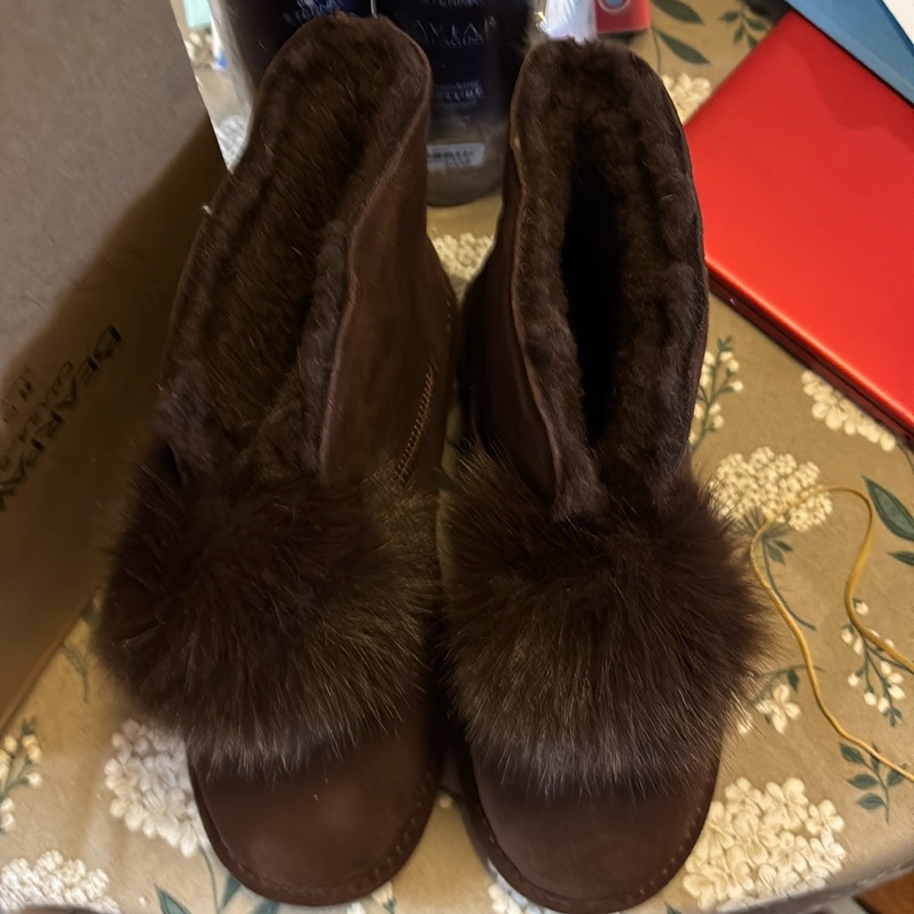 Bearpaw Brown Boots with Pom Pom. NIB